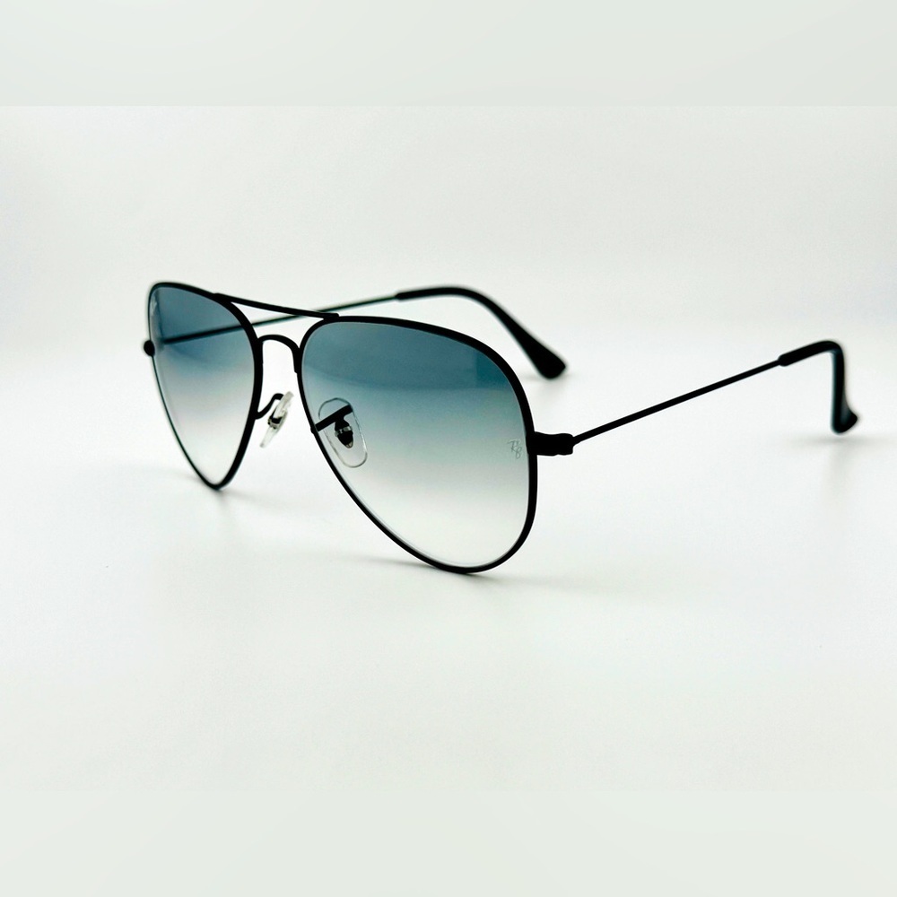 Ray-Ban Aviator Gradient Sunglasses RB3025 Black Frame Light Gray Lenses UNISEX! - Picture 10 of 15